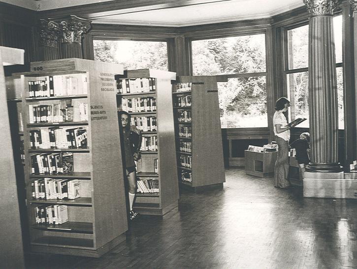 La bibliothèque municipale dans les années 1970