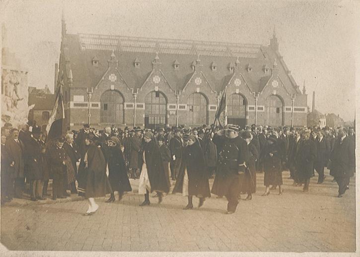Les halles en 1925